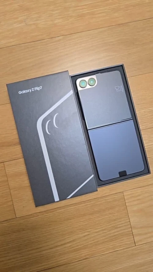 Samsung Galaxy Z Flip7