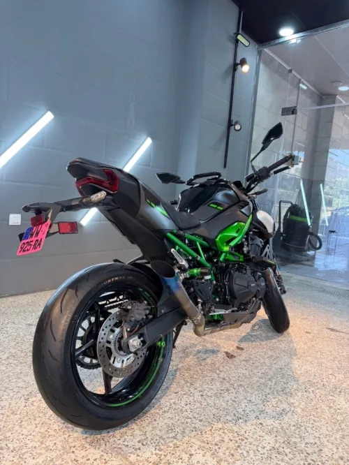 Kawazaki Z900 2025