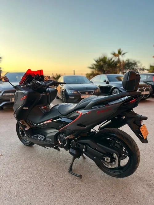 Yamaha Tmax 2021