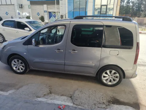 Peugeot Partner 2017 Tepee Allure 
