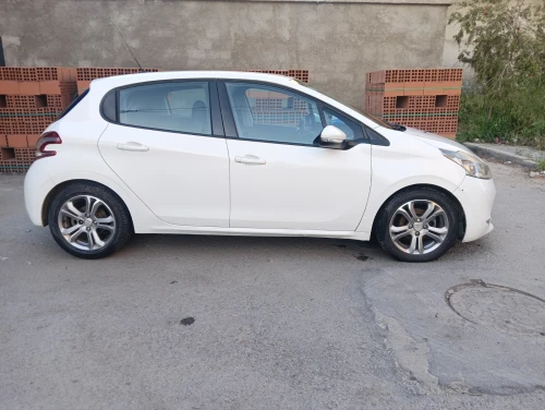 Peugeot 208 2013 Fennec