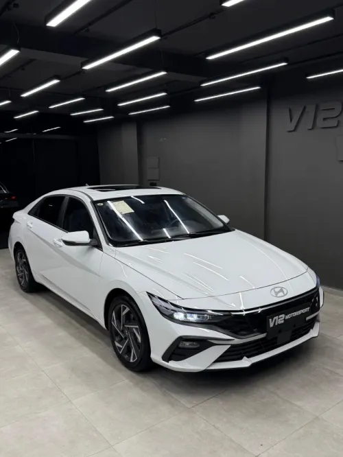 Hyundai ELANTRA 2025 