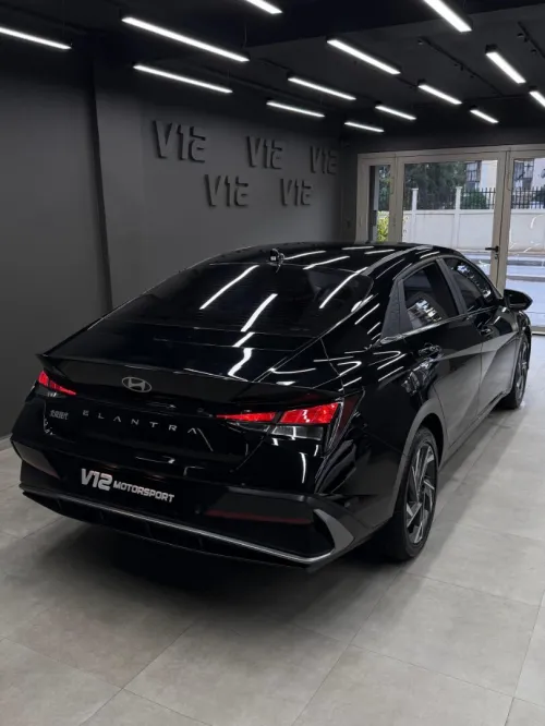 Hyundai ELANTRA 2025 