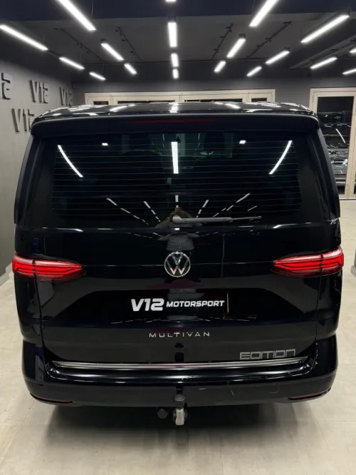 Volkswagen multivan 2023 edition black