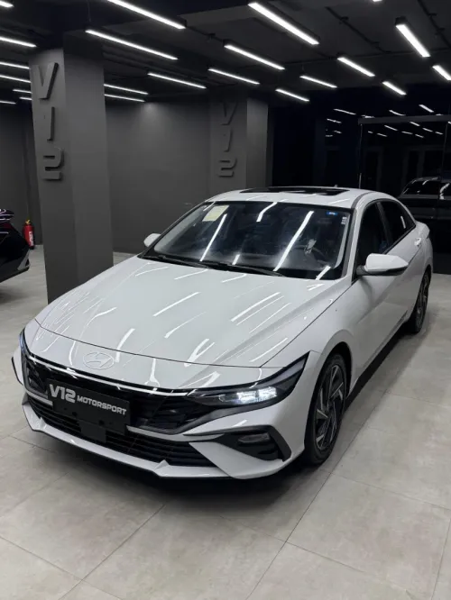 Hyundai ELANTRA 2025 