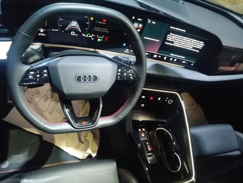 Audi Q5 2025 S Lain