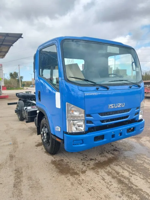 Isuzu Isuzu npr 2026