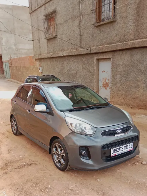 Kia Picanto 2015 robo