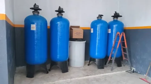 Solutions professionnelles de traitement des eaux  Sable Charbon actif Adoucisseur Microfiltration Osmose Inverse