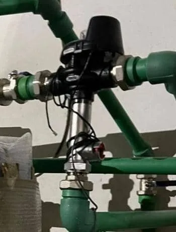 Solutions professionnelles de traitement des eaux  Sable Charbon actif Adoucisseur Microfiltration Osmose Inverse