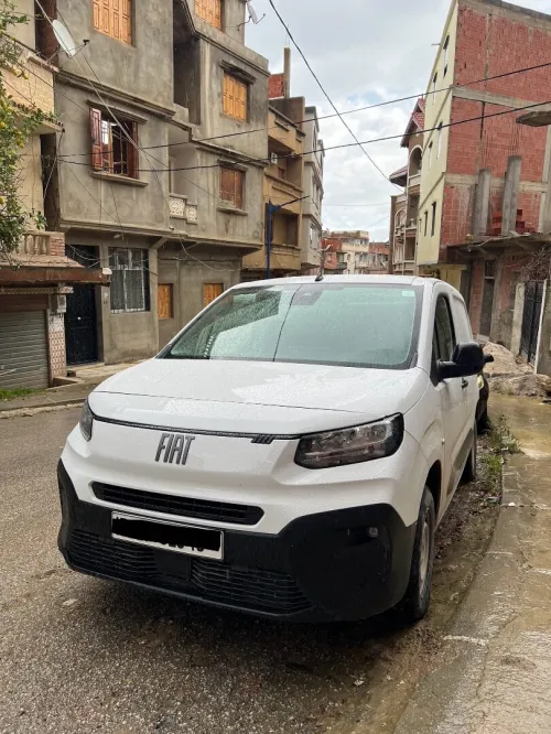 Fiat Doblo 2025 3 places