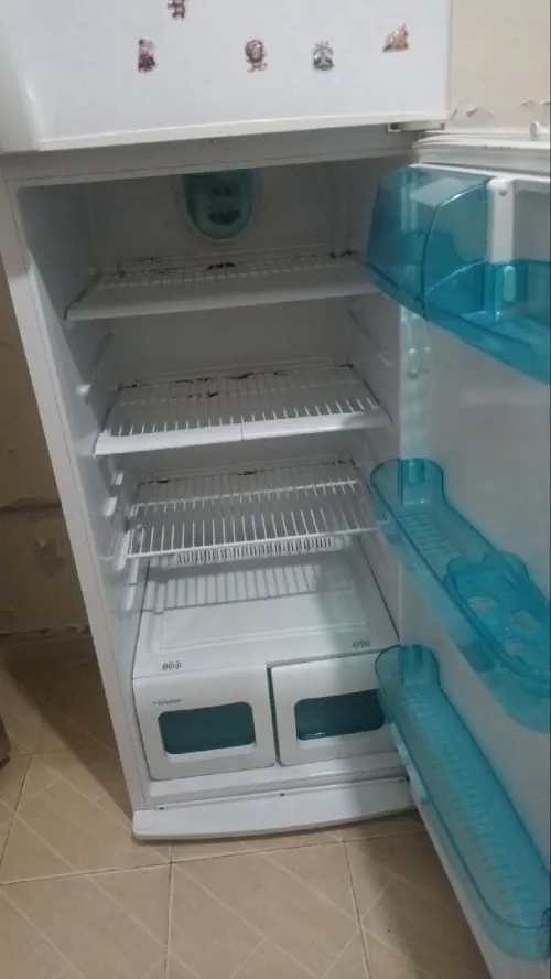 ثلاجة مستعملة 320L للبيع 