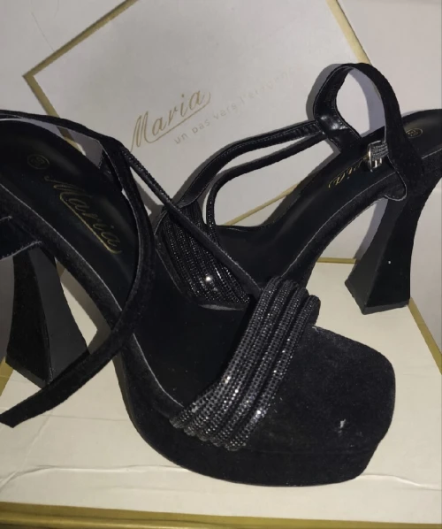 Sandales talon noire