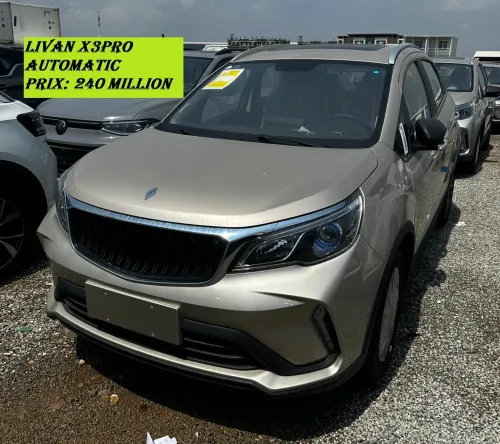 Livan X3 Pro  2025 gold and whit automatic 1.5 cvt