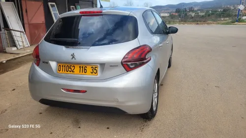 Peugeot 208 2016 Access Facelift