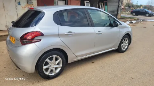 Peugeot 208 2016 Access Facelift