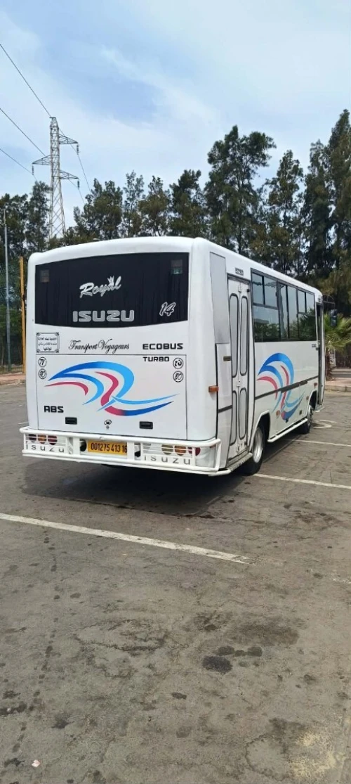 Isuzu ecobus 2013