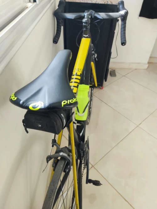 Vélo de route neuf taille 54 55 rose full carbone