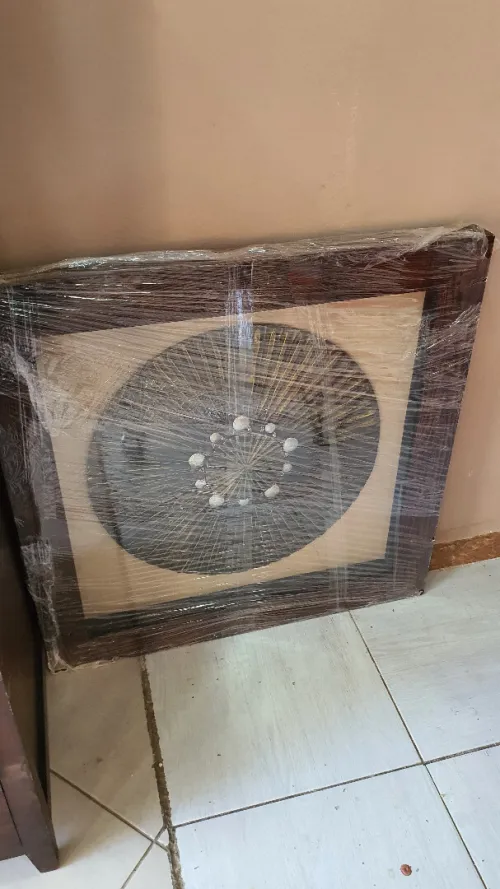 Ensemble de deux tableaux design et un miroir soleil de très bonne qualité