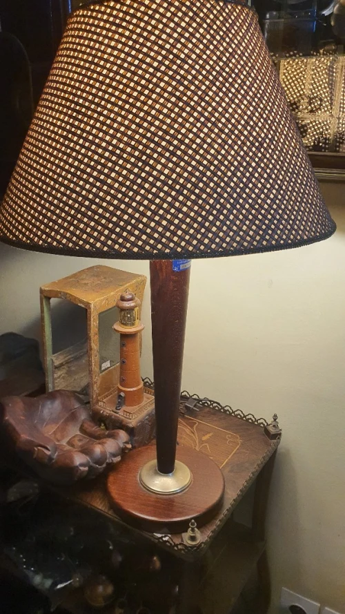 Très jolie lampe style Mazda Art Déco vintage les années 30's avec inter à tirette. 