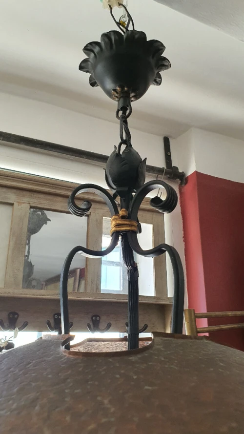 Lustre rustique allemand en fer forgé et cuivre rouge 3 lumières