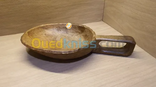 Pelle à grain en bois artisanale sculpter à la main, panier à fruit