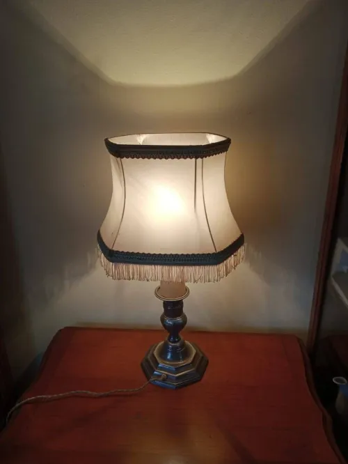 Ancienne lampe en etain avec abat jour  