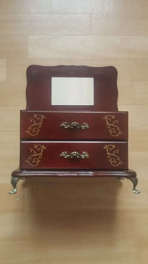 Coffret boite à bijoux sur pied avec miroir et tiroir décorative et luxueux