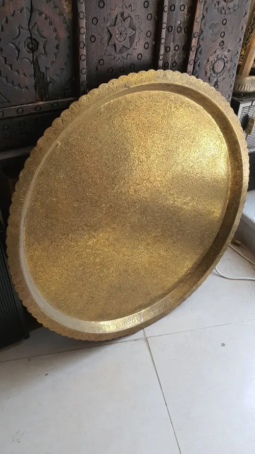 Plateau oriental ( Snei ) cuivre finement ciselé