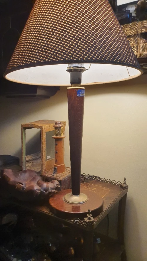 Très jolie lampe style Mazda Art Déco vintage les années 30's avec inter à tirette. 