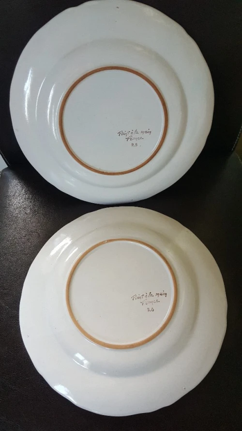 Plusieurs Assiettes anciennes de collection en faïence , porcelaine, ...  fait main signé 