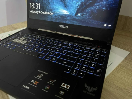 ASUS TUF FX505DT  Ryzen 5  GTX 1650  16GB RAM  120Hz  Très propre