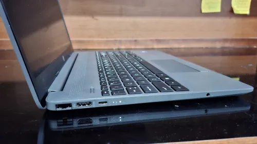 LAPTOP HP 250 G9  NEUF NON UTILISÉ