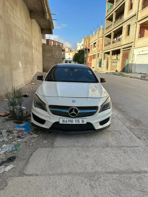 Mercedes CLA 2015 Coupé Exclusif + AMG 