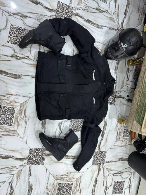 Veste casque bottes