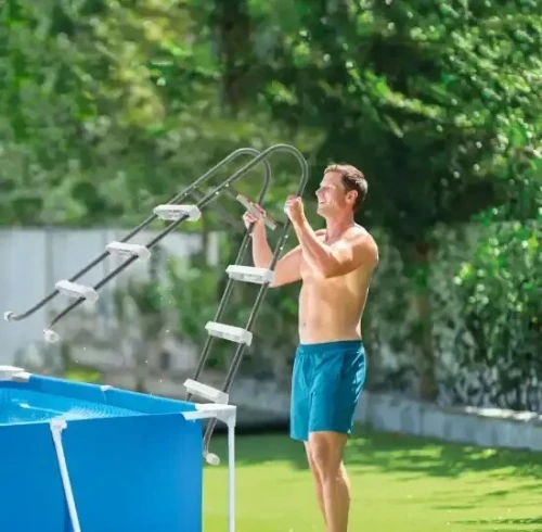 Échelle pour Piscines jusqu à 91cm | INTEX