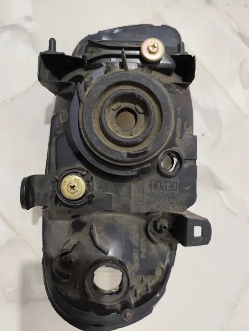 Phare alto gauche jamais utilisé