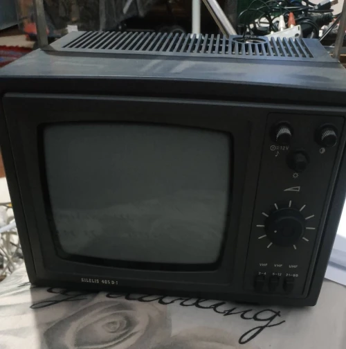 téléviseur portable vintage Silelis