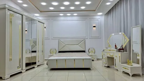 غرف نوم خشب أحمر