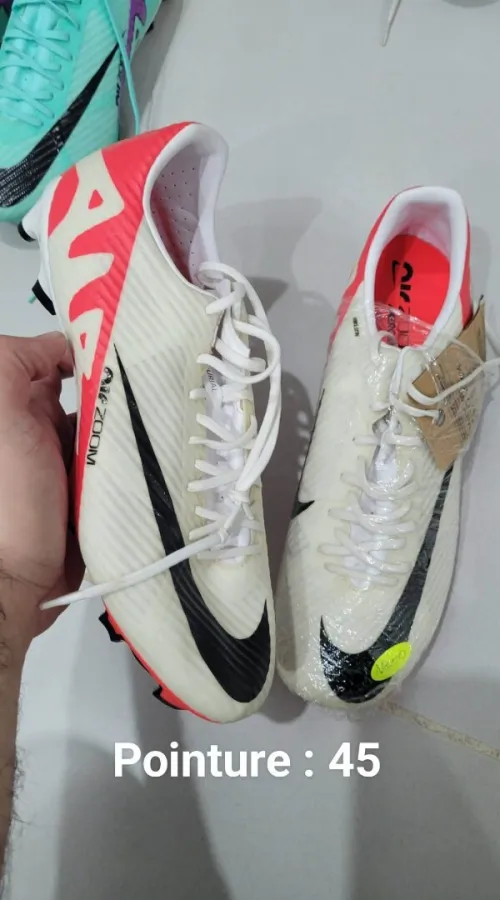 Lot de soulier de foot