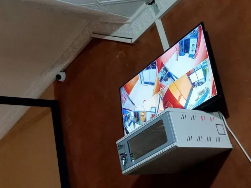 SmartGuard DZ لتركيب وصيانة كاميرات المراقبة وشبكات الاعلام الآلي
