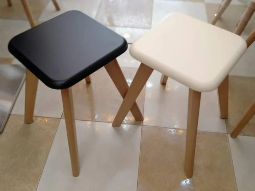 Tabouret tulipe scandinave 