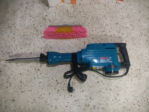 Marteau piqueur Bosch neuf avec valise