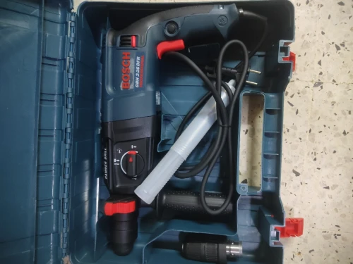 Perceuse à percussion Bosch 800W neuve avec accessoires