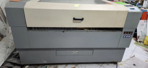 A vendre machine laser