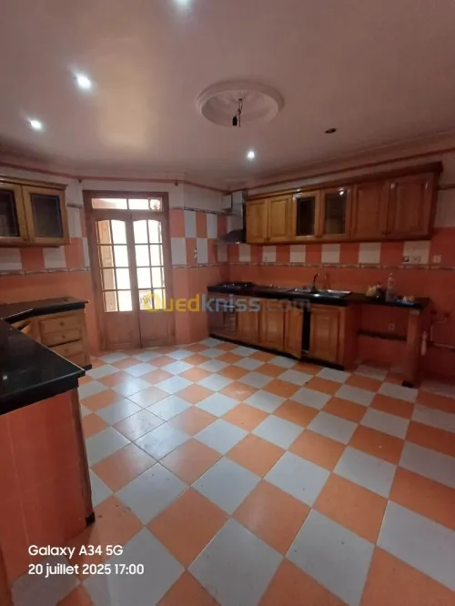 Location Appartement Niveau de villa F3 Alger Ain naadja