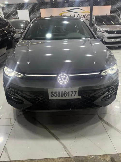 Volkswagen Golf 8 2025 R-Line