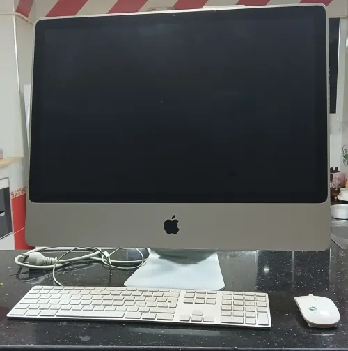 بيع مستعجل  iMac appel Fin 2009 24 pouces