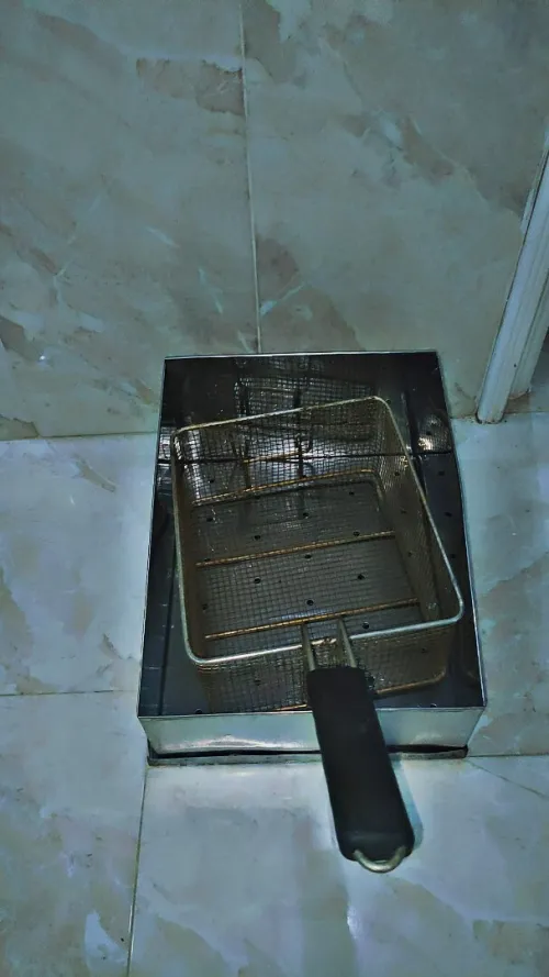 Contoir inox+friteuse a gaz+panier frite11L+ panier frite11L 