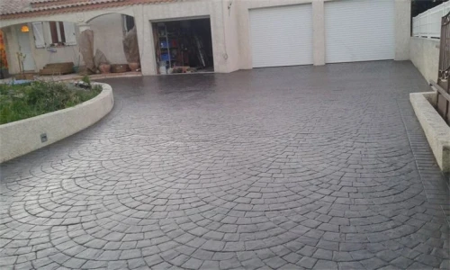 Béton Imprimé.  Sol extérieur décoratif résistant moderne